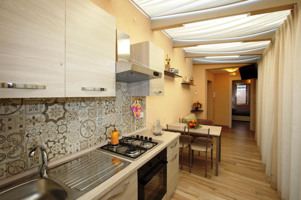 Re Sole Case Vacanze - Esclusivo Attico M A R T E Con Spaziosissima Terrazza Solarium Attrezzata Avola Kültér fotó