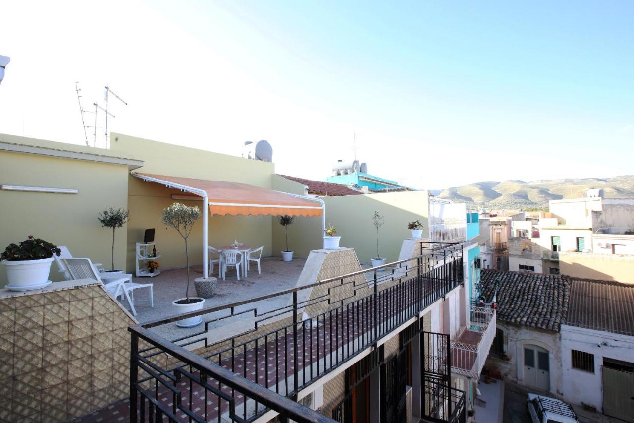 Re Sole Case Vacanze - Esclusivo Attico M A R T E Con Spaziosissima Terrazza Solarium Attrezzata Avola Kültér fotó