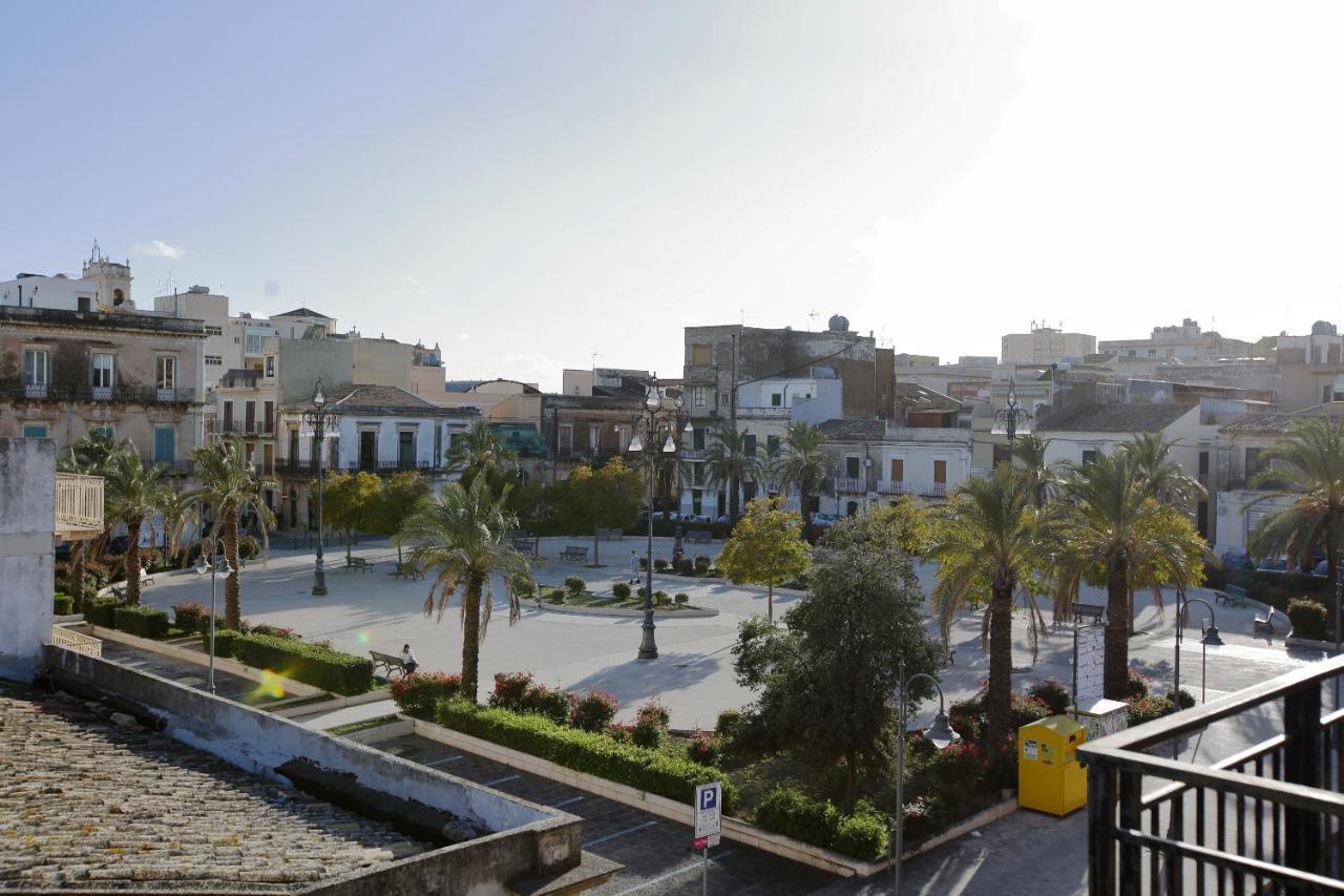 Re Sole Case Vacanze - Esclusivo Attico M A R T E Con Spaziosissima Terrazza Solarium Attrezzata Avola Kültér fotó