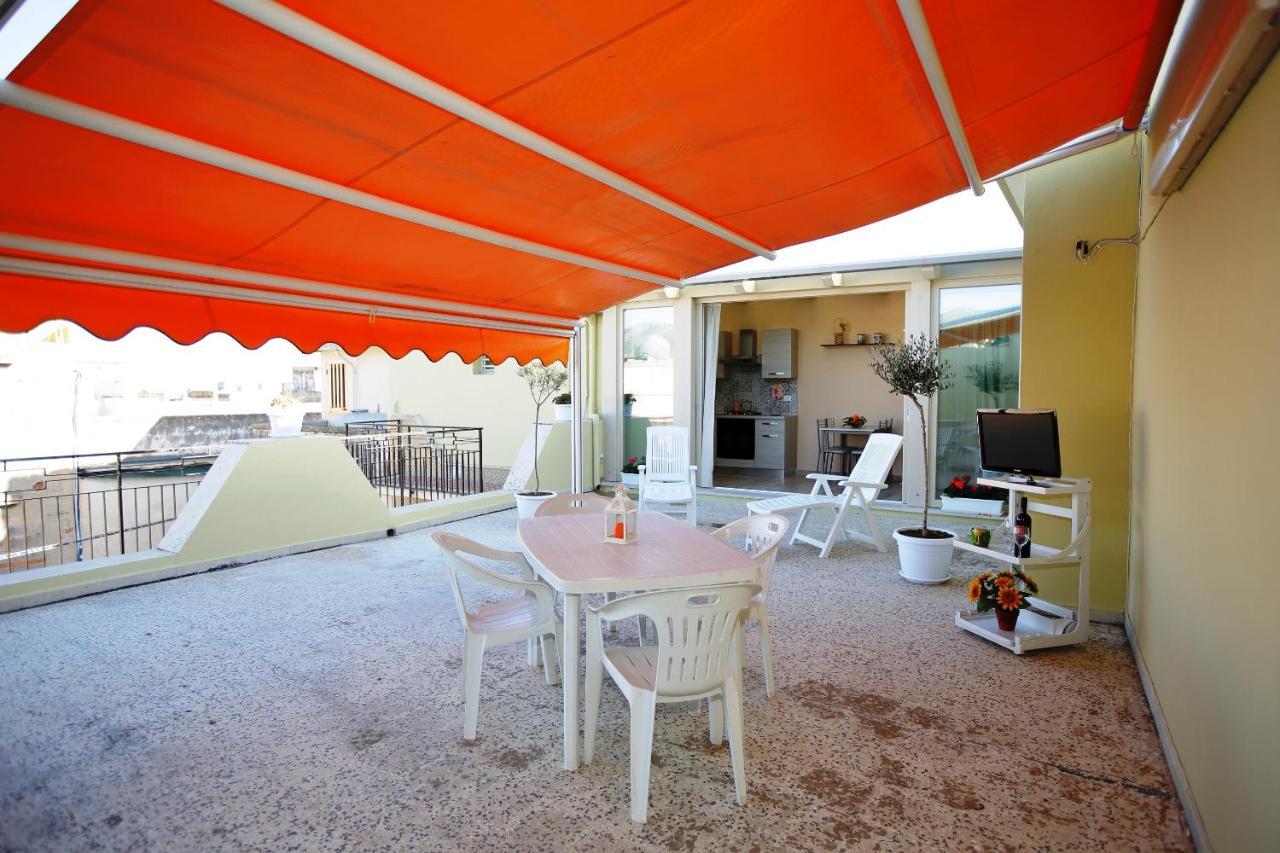 Re Sole Case Vacanze - Esclusivo Attico M A R T E Con Spaziosissima Terrazza Solarium Attrezzata Avola Kültér fotó
