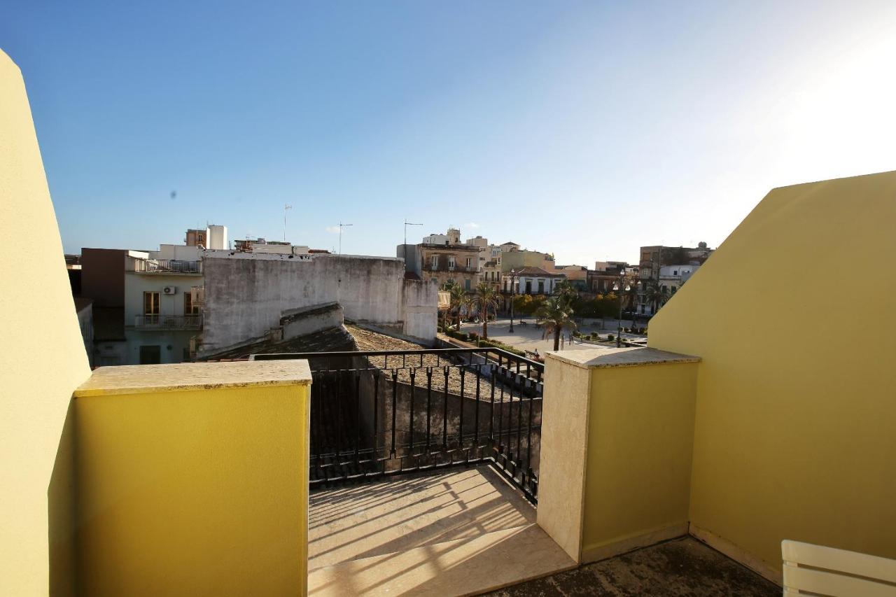 Re Sole Case Vacanze - Esclusivo Attico M A R T E Con Spaziosissima Terrazza Solarium Attrezzata Avola Kültér fotó