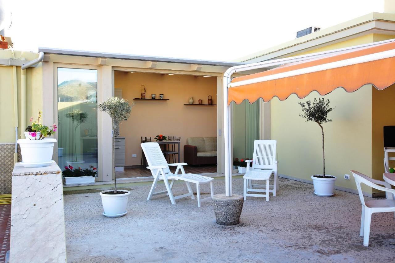 Re Sole Case Vacanze - Esclusivo Attico M A R T E Con Spaziosissima Terrazza Solarium Attrezzata Avola Kültér fotó